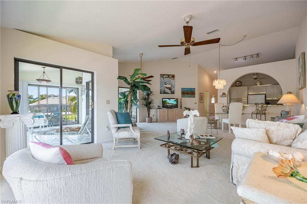 CAPSTAN CONDO - Residential
