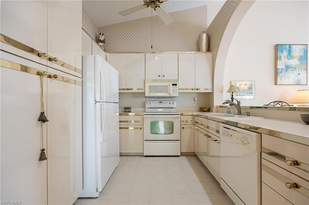 CAPSTAN CONDO - Residential