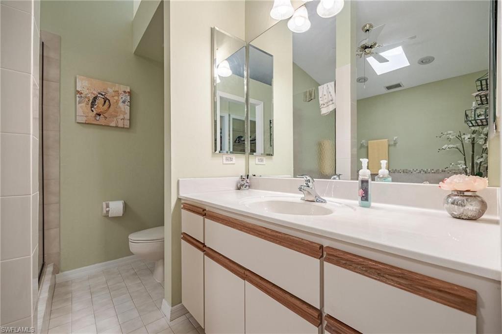 CAPSTAN CONDO - Residential