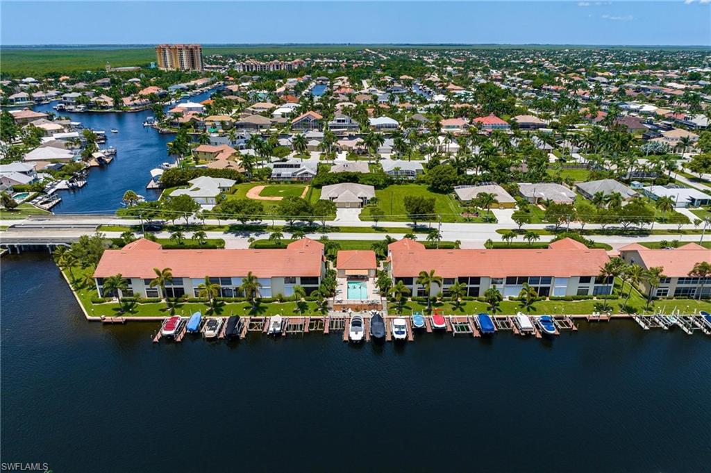 CAPSTAN CONDO - Residential
