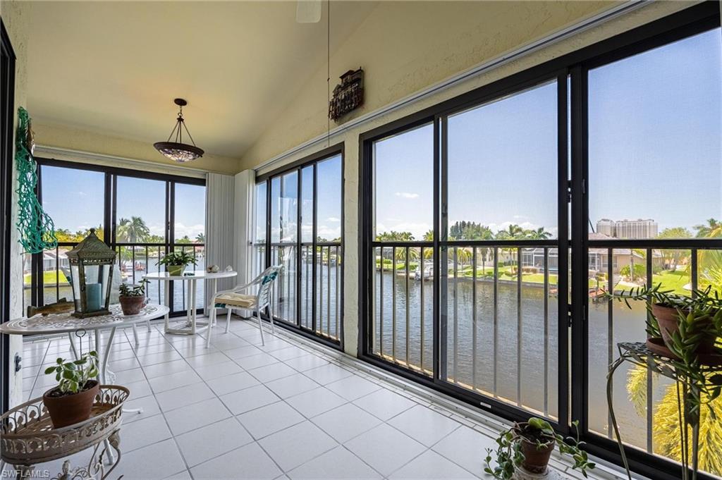 CAPSTAN CONDO - Residential