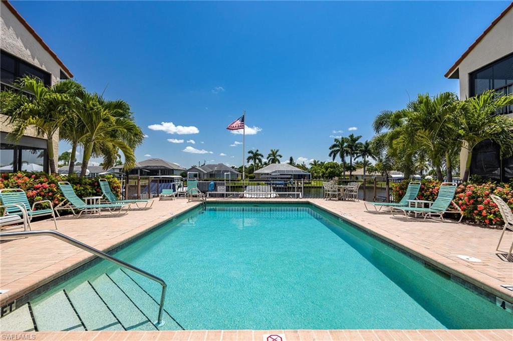 CAPSTAN CONDO - Residential