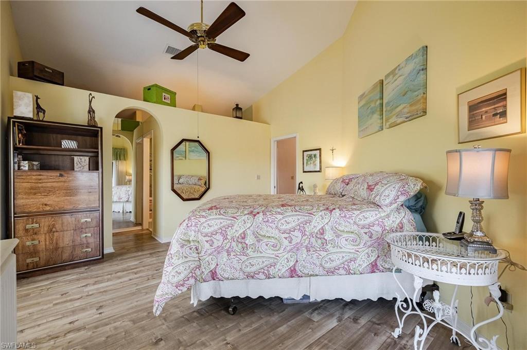CAPSTAN CONDO - Residential