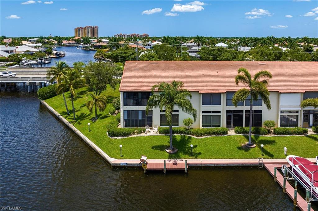 CAPSTAN CONDO - Residential