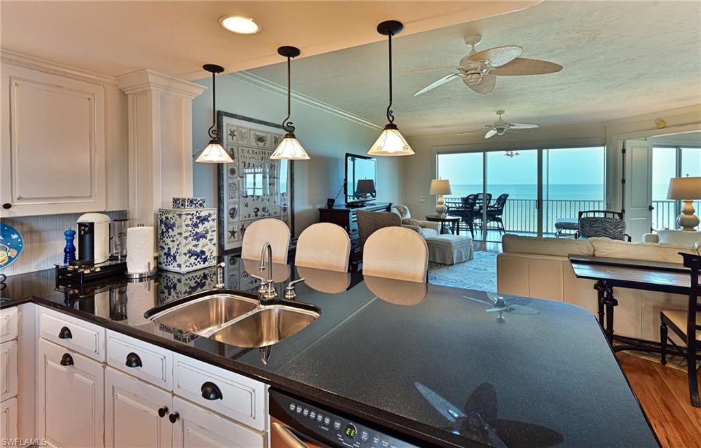 BAREFOOT BEACH CLUB - Residential