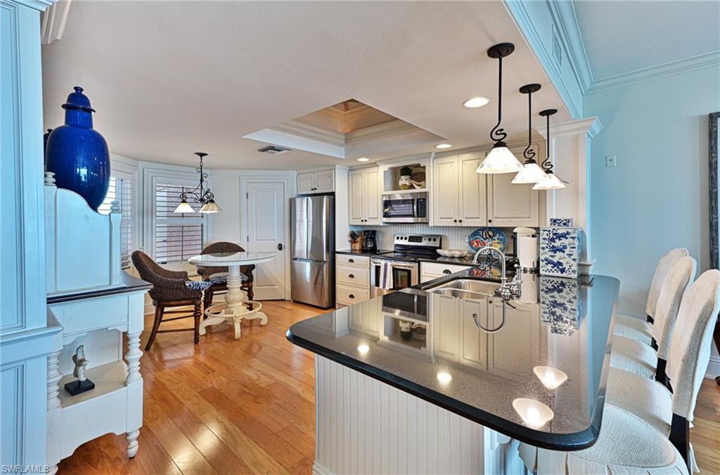 BAREFOOT BEACH CLUB - Residential