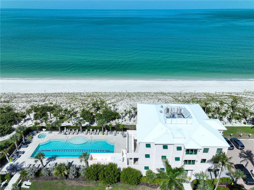 BAREFOOT BEACH CLUB - Residential