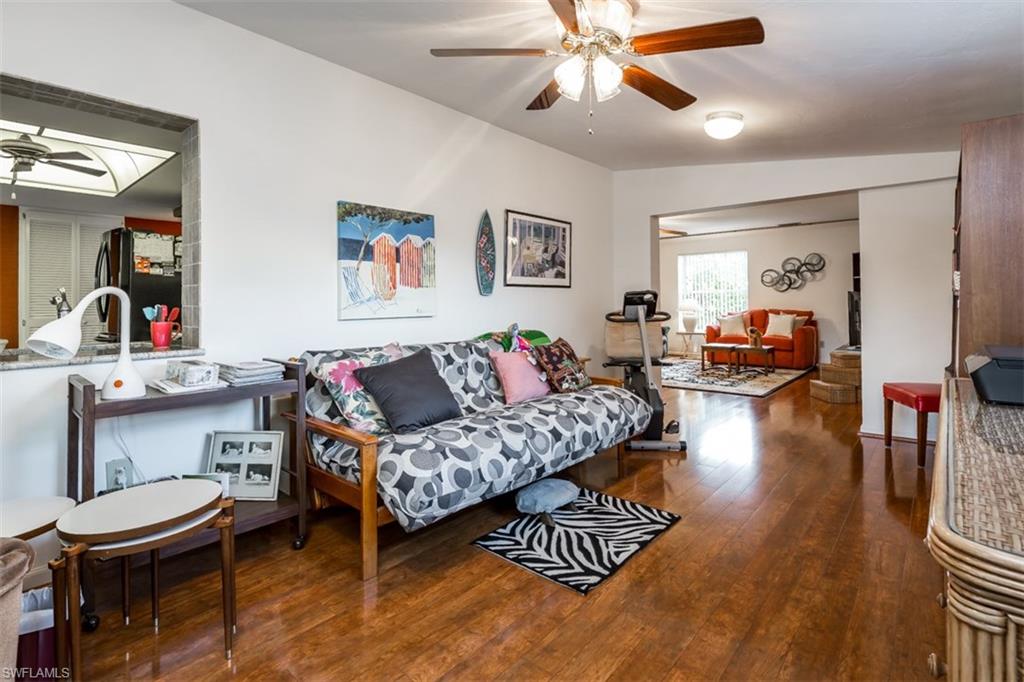 SANDY HOLLOW - Residential