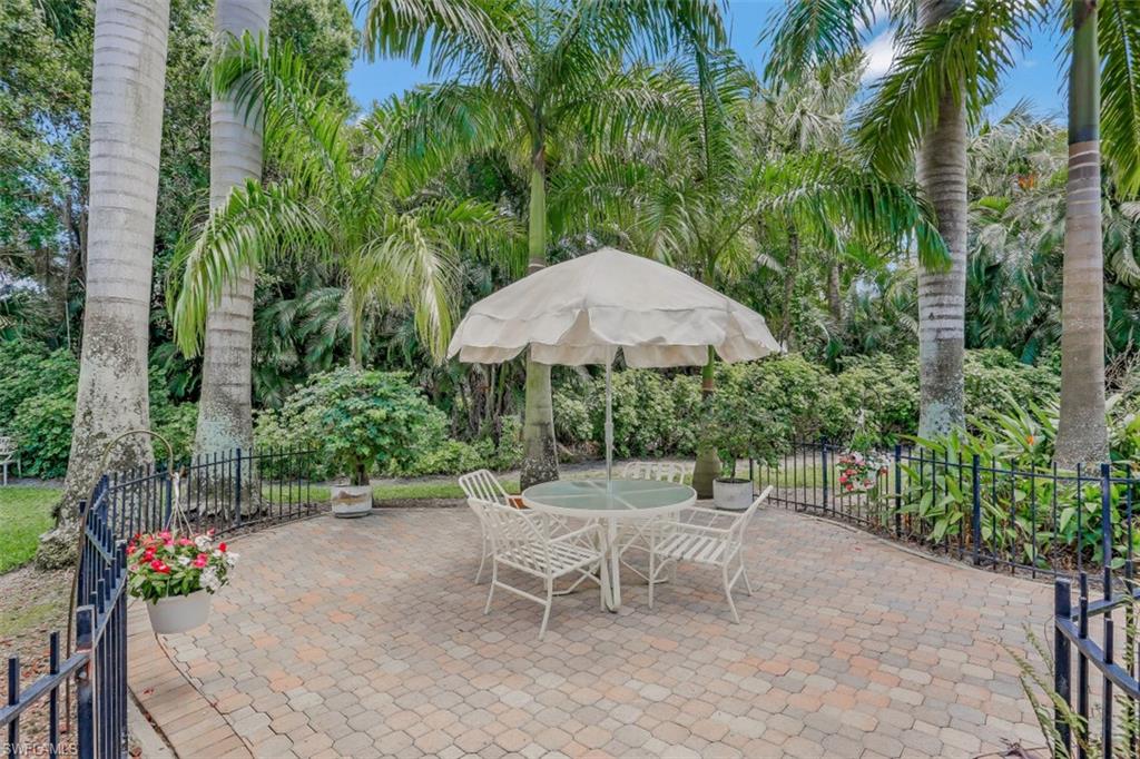 PELICAN BAY WOODS - Residential