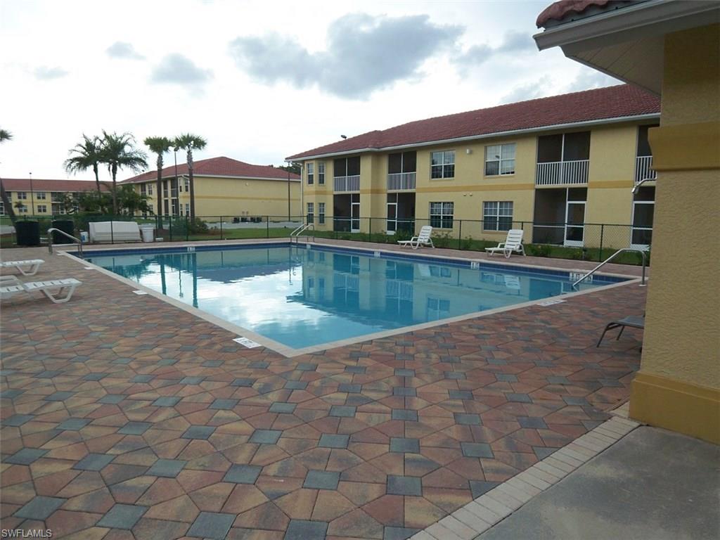 Top floor Vaulted Ceilings Pool View in a great community near all shopping and Interstate 75 with low fees!
Great for living or investment!