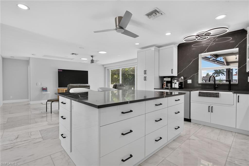 LITTLE HICKORY SHORES - Residential