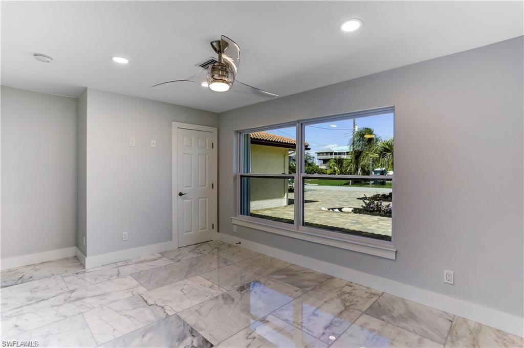 LITTLE HICKORY SHORES - Residential