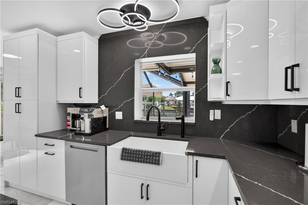 LITTLE HICKORY SHORES - Residential