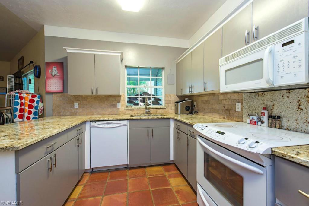 COURTYARDS AT GOLDEN GATE - Residential