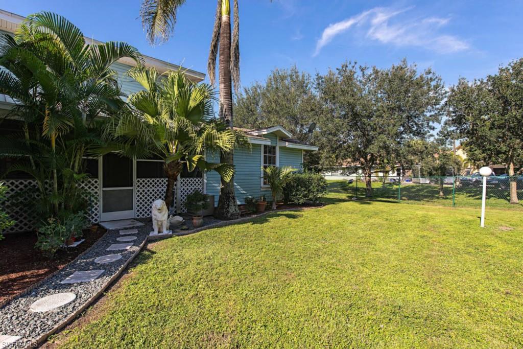 COURTYARDS AT GOLDEN GATE - Residential