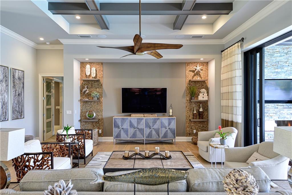 IMPERIAL SHORES - Residential