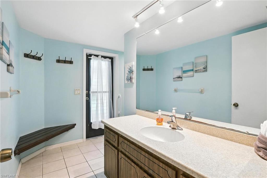 SHAMROCK LAKES - Residential