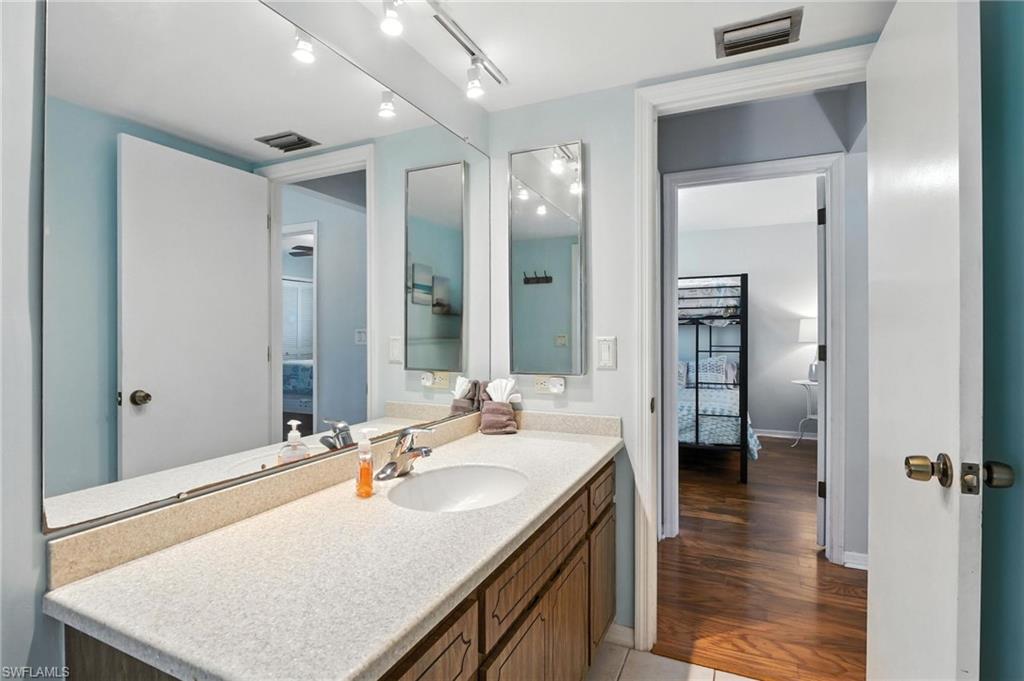 SHAMROCK LAKES - Residential
