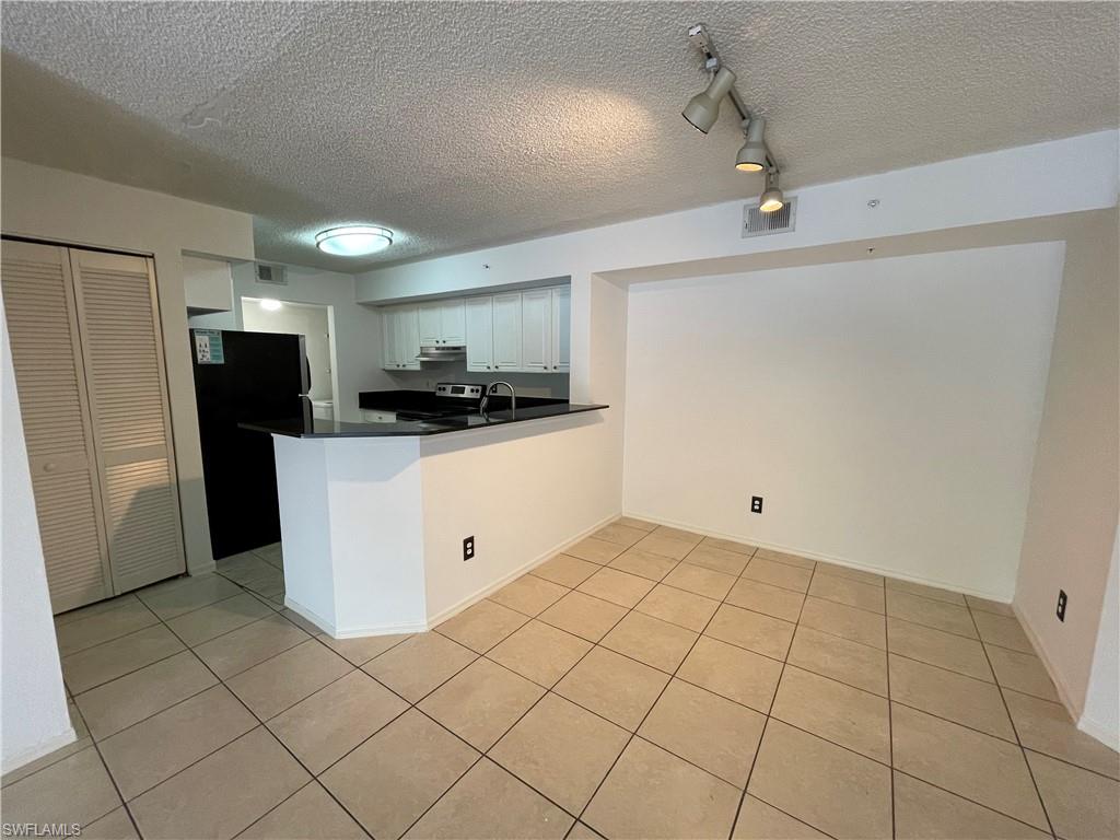 IBIS CLUB INTERNATIONAL - Residential Lease