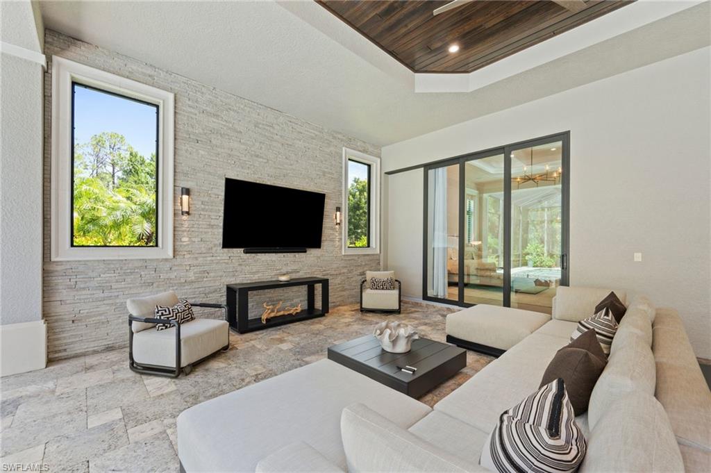 QUAIL WEST - Residential