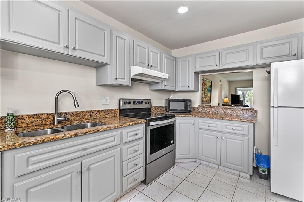 MYERLEE COUNTRY CLUB - Residential