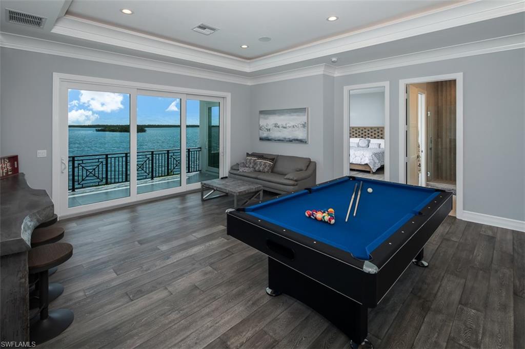 MARCO BEACH - Residential