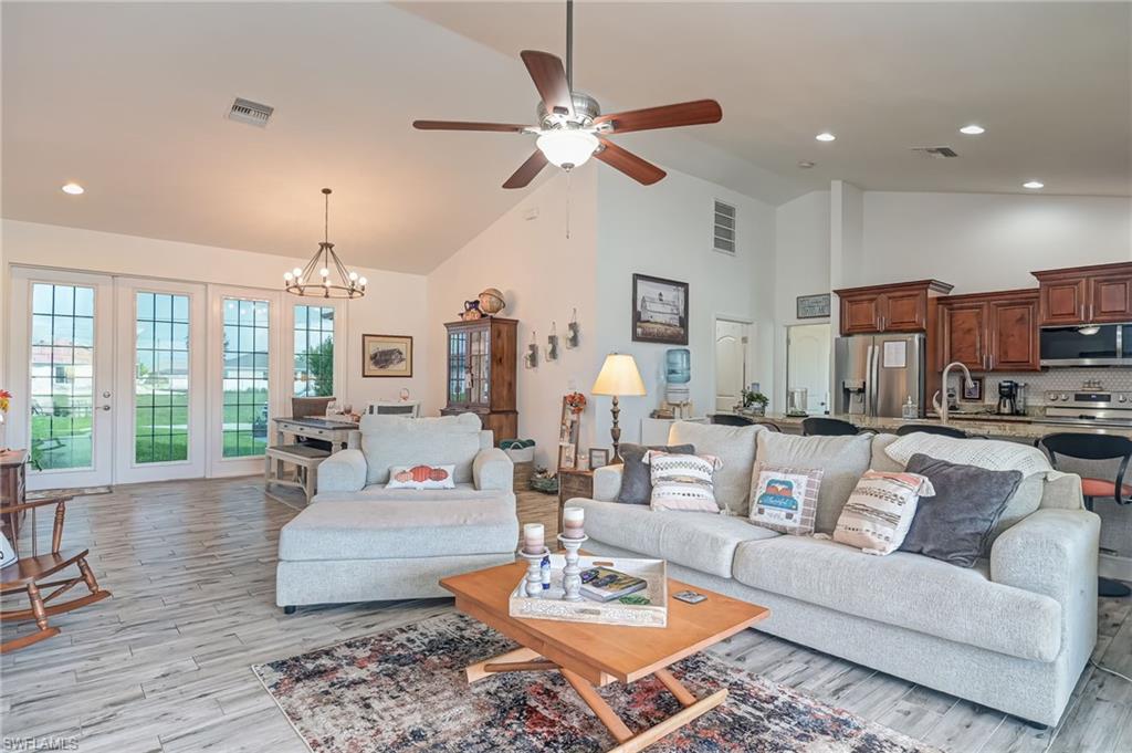 CAPE CORAL - Residential