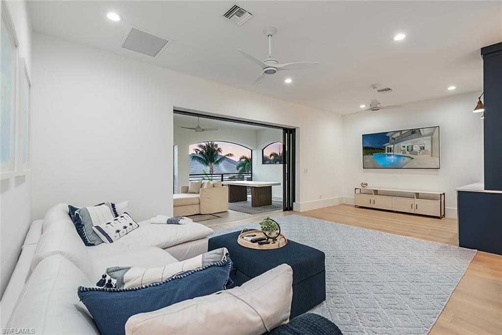 MOORINGS - Residential