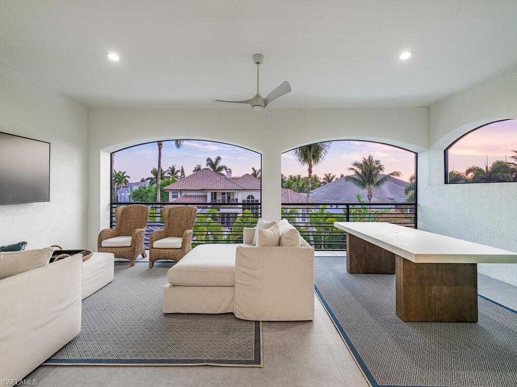 MOORINGS - Residential