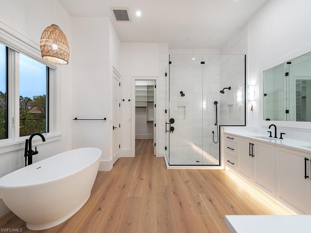 MOORINGS - Residential
