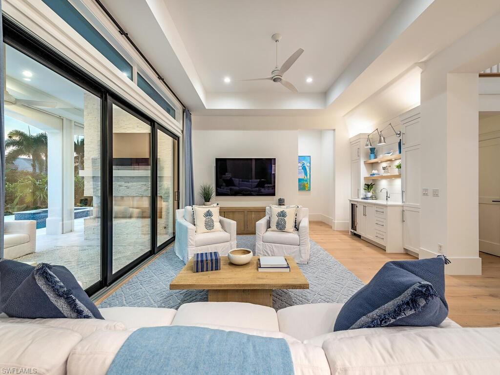 MOORINGS - Residential