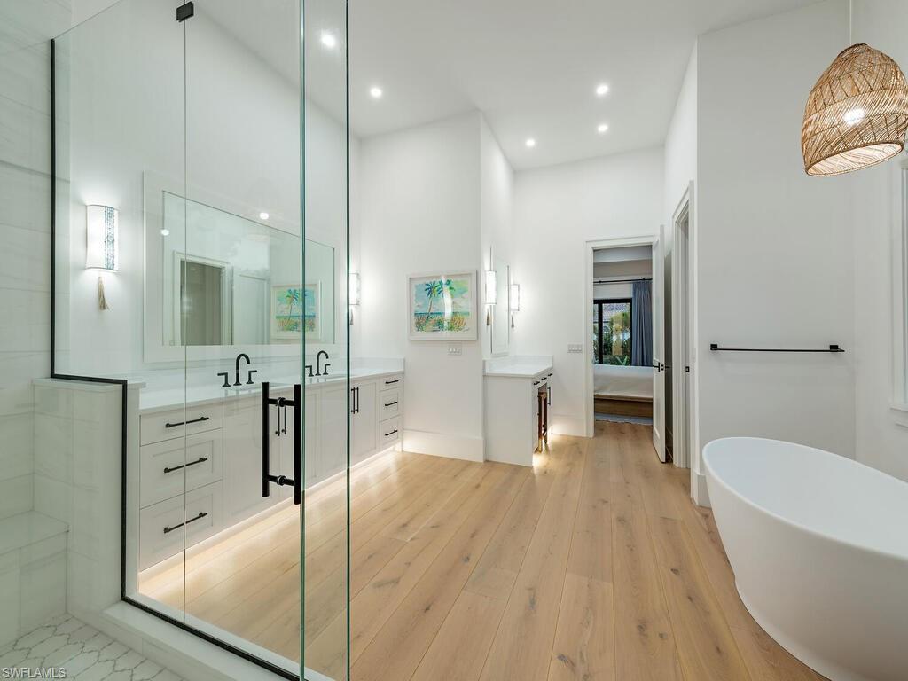 MOORINGS - Residential