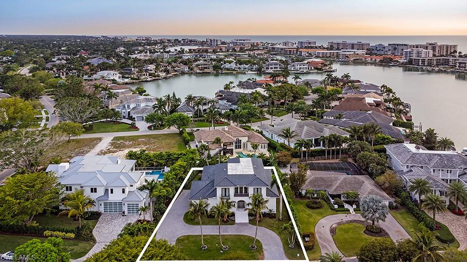 MOORINGS - Residential