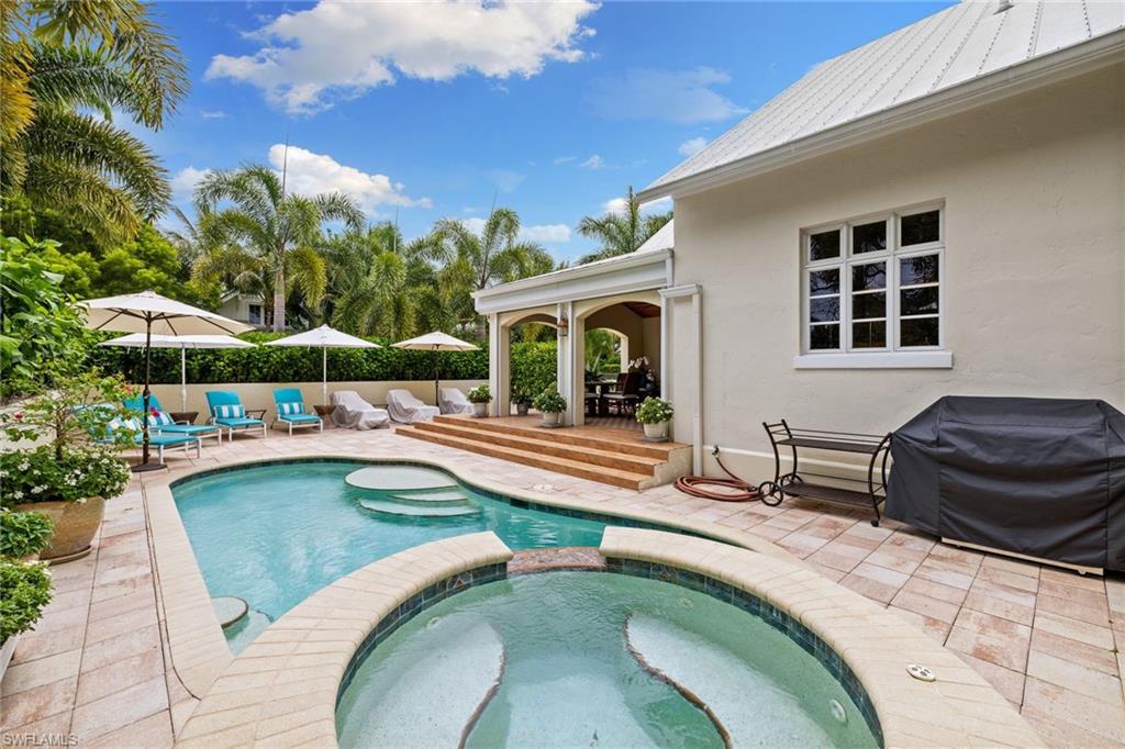 OLDE NAPLES - Residential