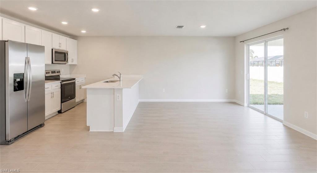 PORT LABELLE - Residential Lease