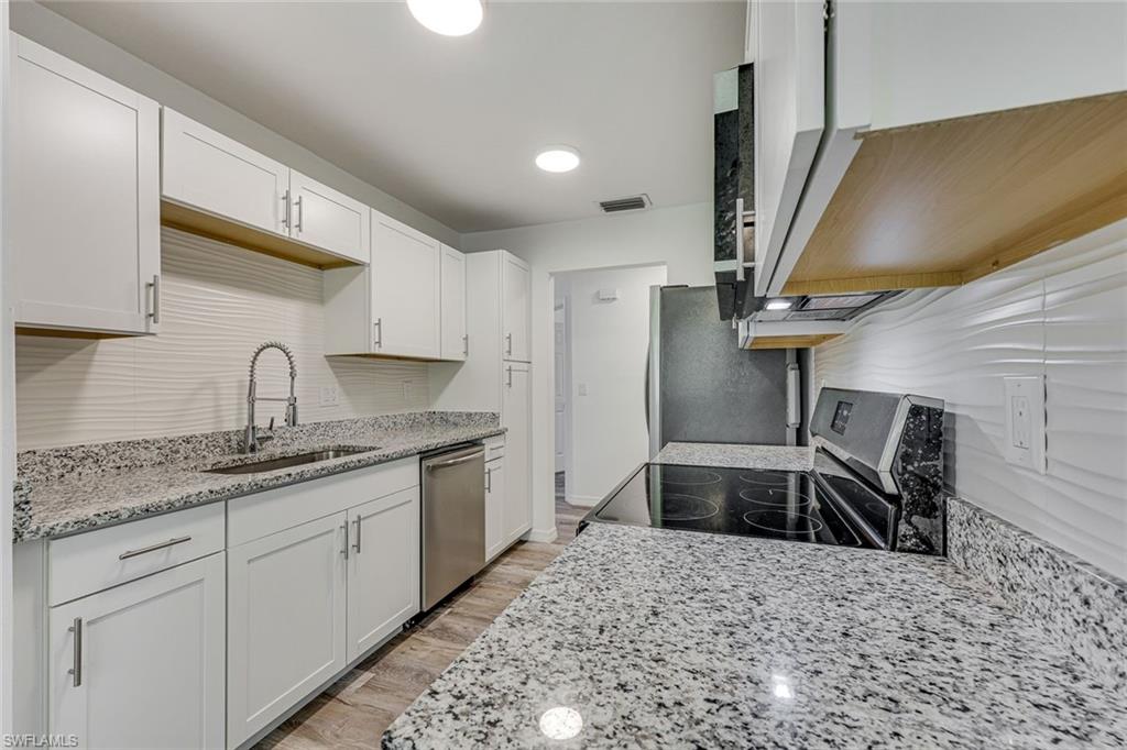 COACH HOMES - Residential