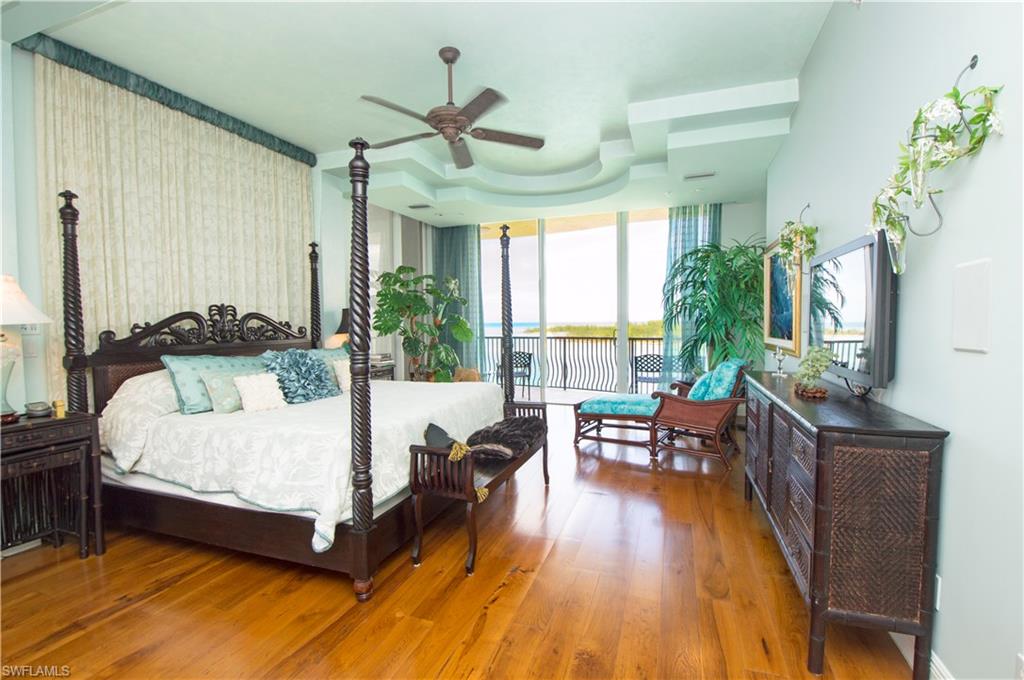 TWIN DOLPHINS - Residential
