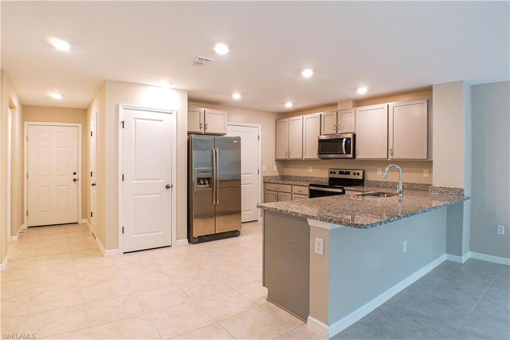BAYSHORE COMMONS - Residential