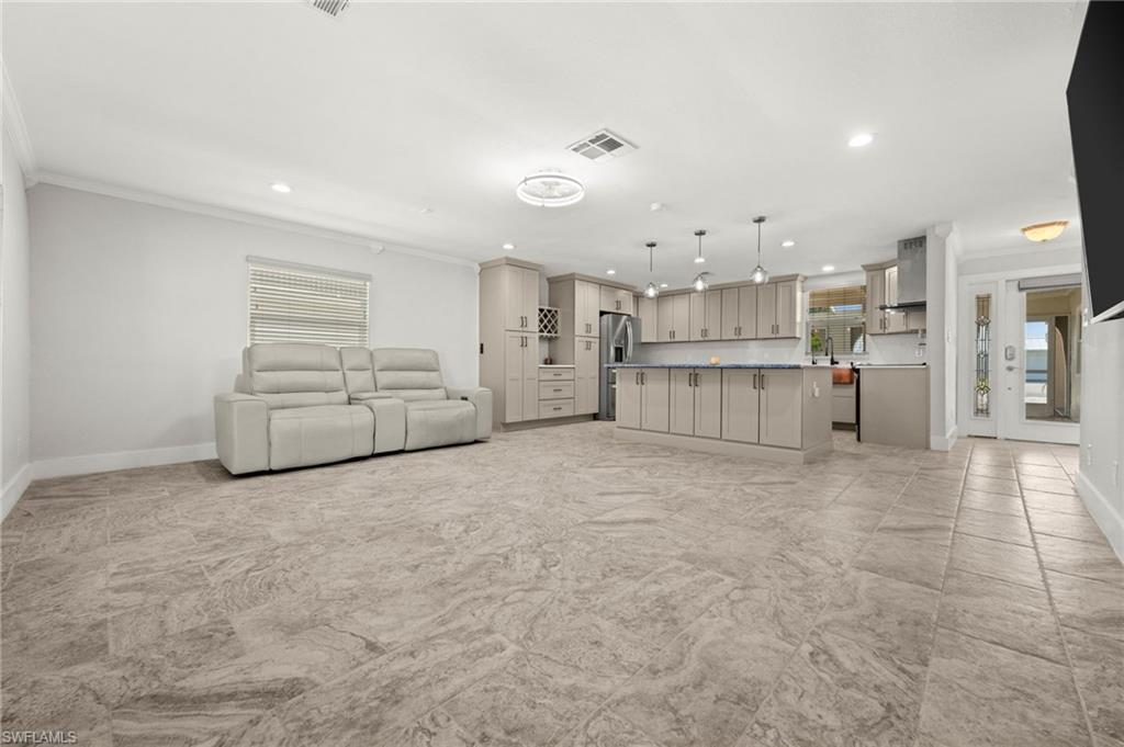 TIP TOP TERRACE - Residential