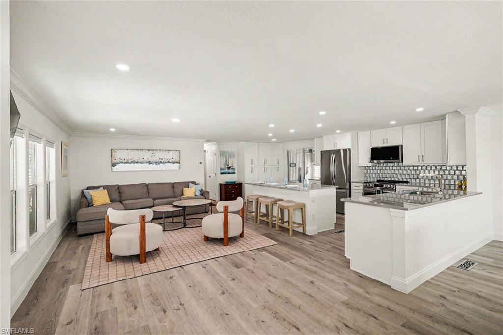 BAYSIDE ESTATES - Residential