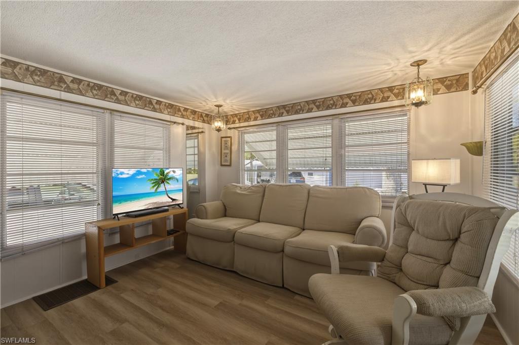 MARINERS COVE - Residential