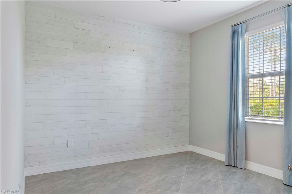 LAKE TIMBER - Residential Lease