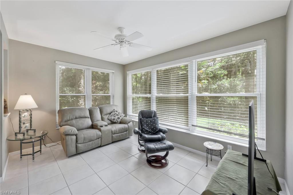 CHARLESTON SQUARE - Residential