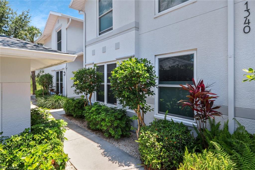 CHARLESTON SQUARE - Residential