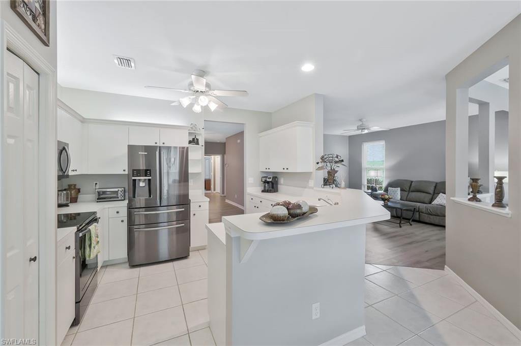 CHARLESTON SQUARE - Residential