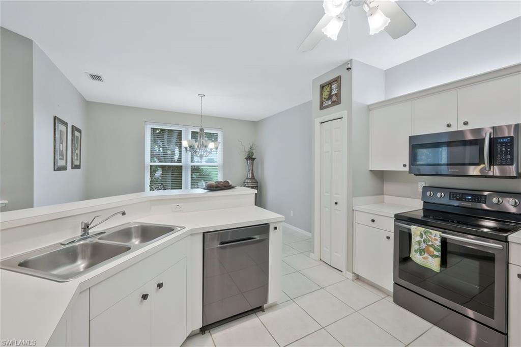 CHARLESTON SQUARE - Residential