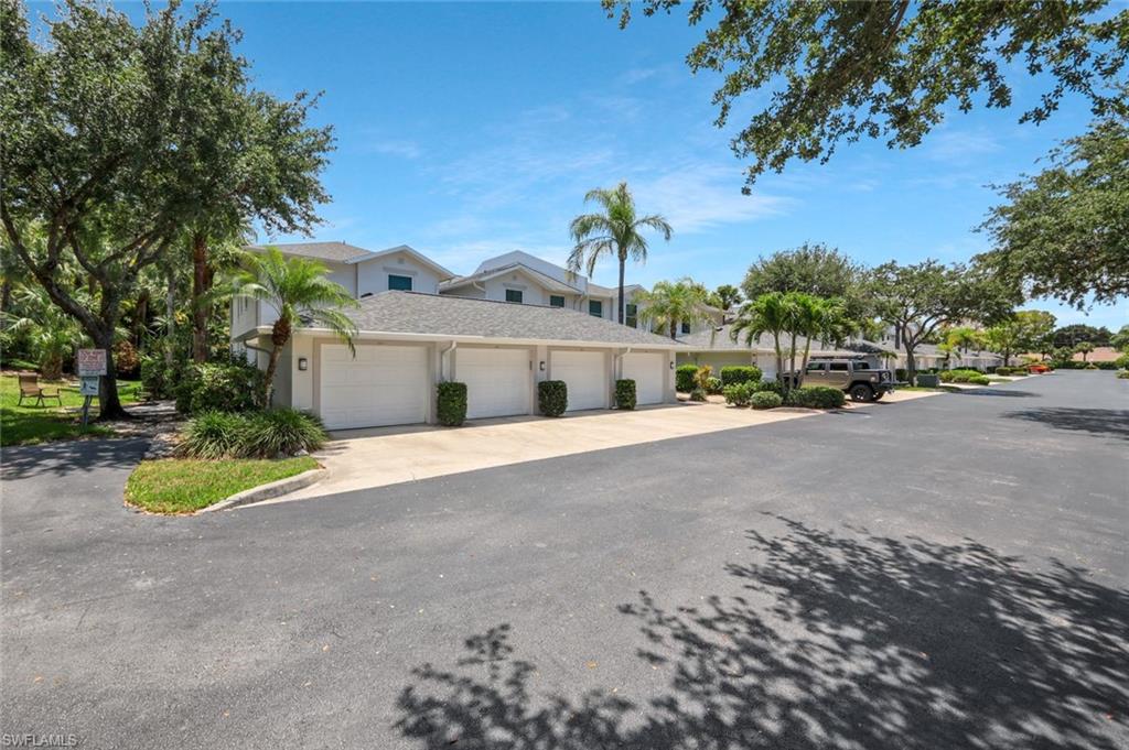 CHARLESTON SQUARE - Residential