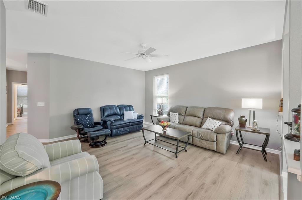 CHARLESTON SQUARE - Residential