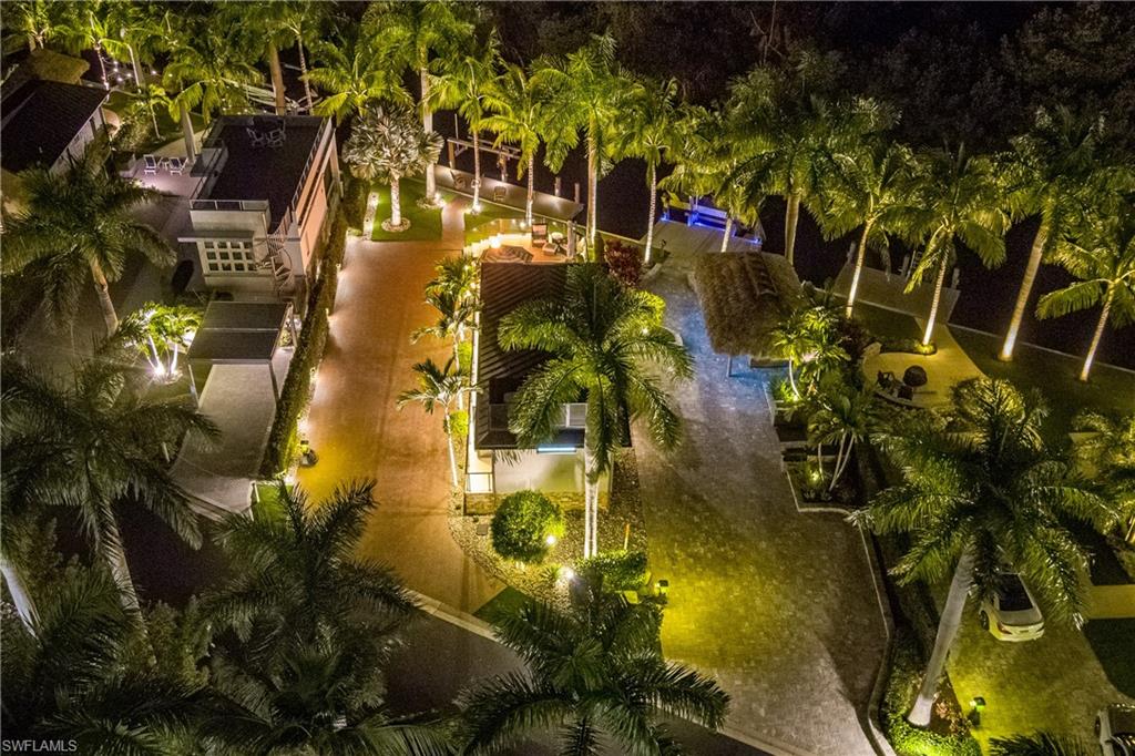 NAPLES MOTORCOACH RESORT - Land
