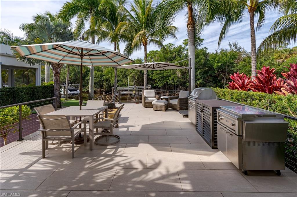 NAPLES MOTORCOACH RESORT - Land
